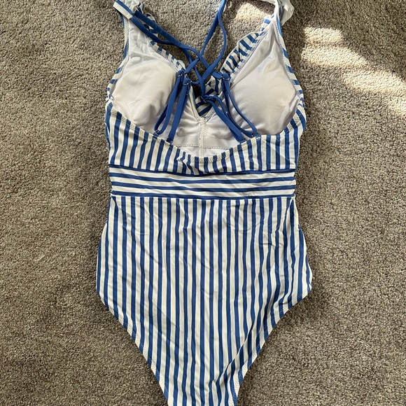 Cupshe blue and white striped one piece size small - Picture 4 of 5
